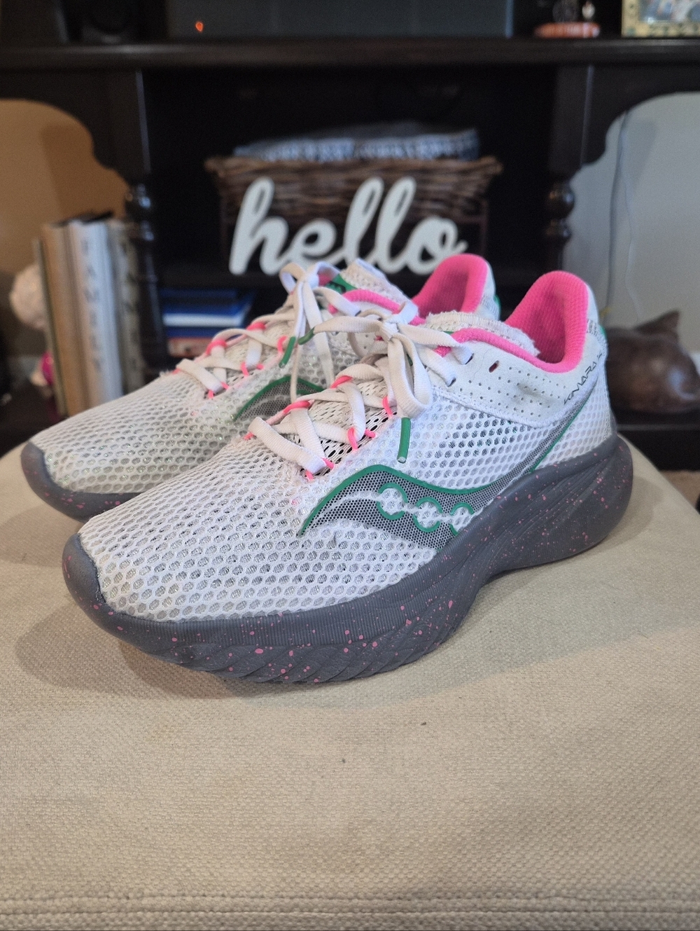 Women's Saucony Kinvara 14 "White/Spring/Gravel" (S10823-85) Running Shoes Sz. 7